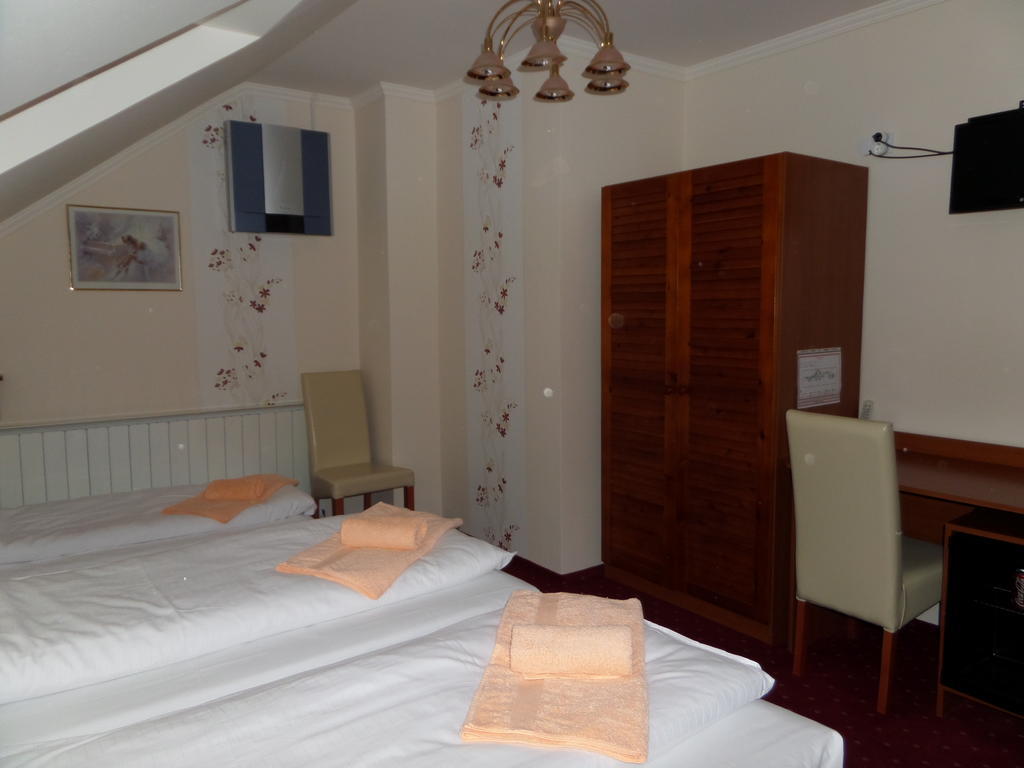 Platan Szallashely Hotel Sandorfalva Exterior photo